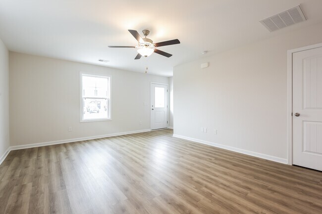 Building Photo - 617 Green Wigeon Rd
