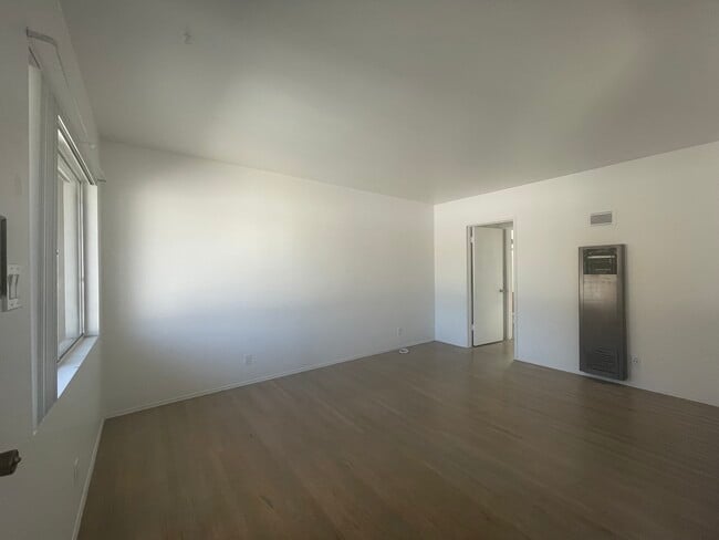 Living Room - 3721 Delmas Ter