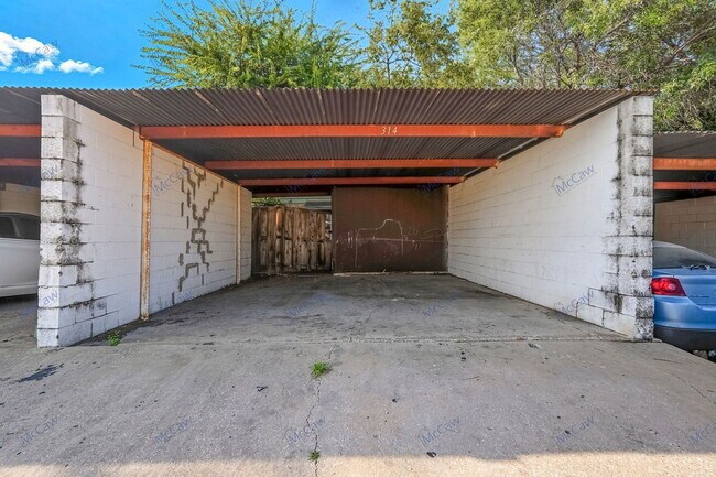 Foto del edificio - 314 Candlewood Ln