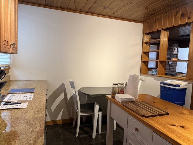 Foto del edificio - 28 Quisset Rd