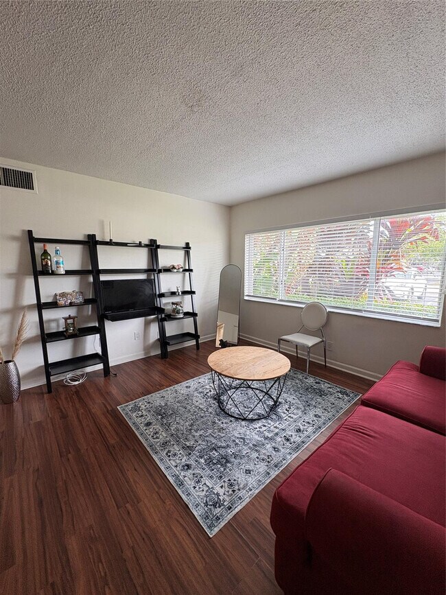 Foto del edificio - 101 SE 6th Ave