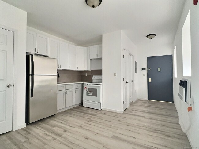 Foto del edificio - 677 Fairfield Ave