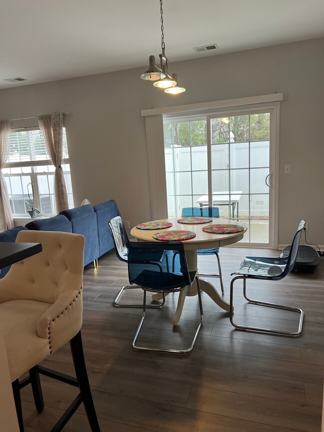 Building Photo - 2343 Calabassas Ln