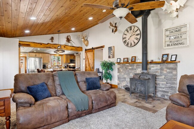 Foto del edificio - 7625 N Williamson Valley Rd