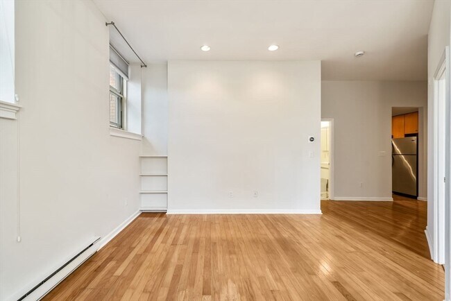 Foto del edificio - 350 W Fourth St