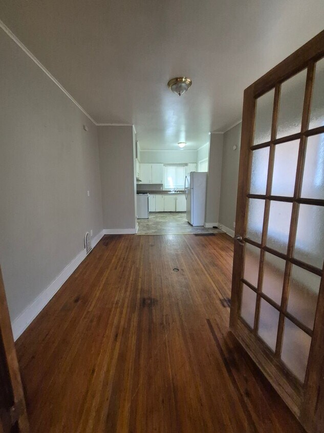 Building Photo - 47 Elmhurst-VR