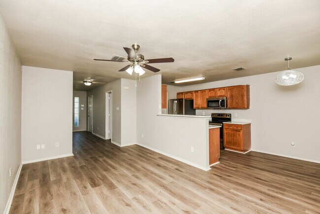 Foto del edificio - 1528 Pine Ln