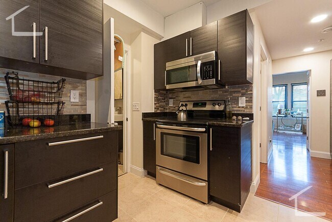 Foto del edificio - 1207 Beacon St