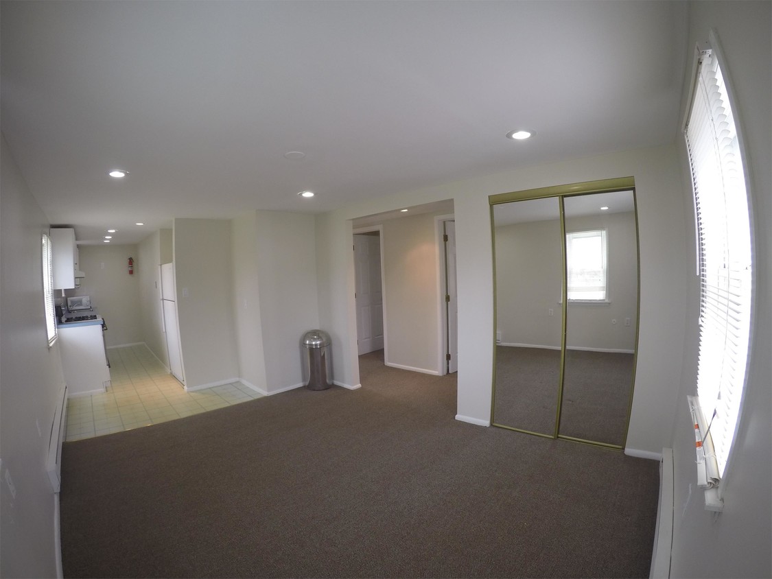 Primary Photo - 1556 Prospect Ave