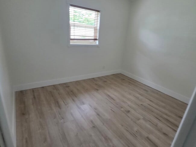 Building Photo - 1527 Tangerine St