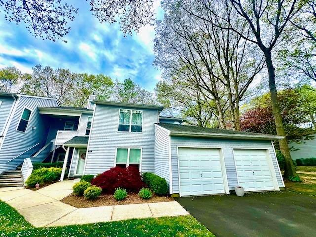 Foto principal - 54 Lakeview Dr
