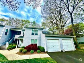 Building Photo - 54 Lakeview Dr