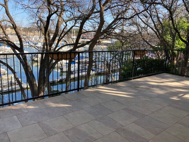 Foto del edificio - 9328 Mountain Lake Cir