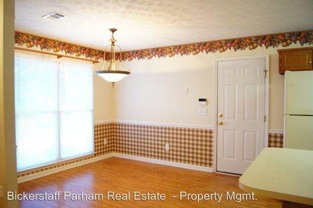 Building Photo - 4000 Shade Valley Dr