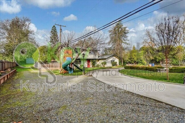 Foto del edificio - 5794 Hoffman Ln