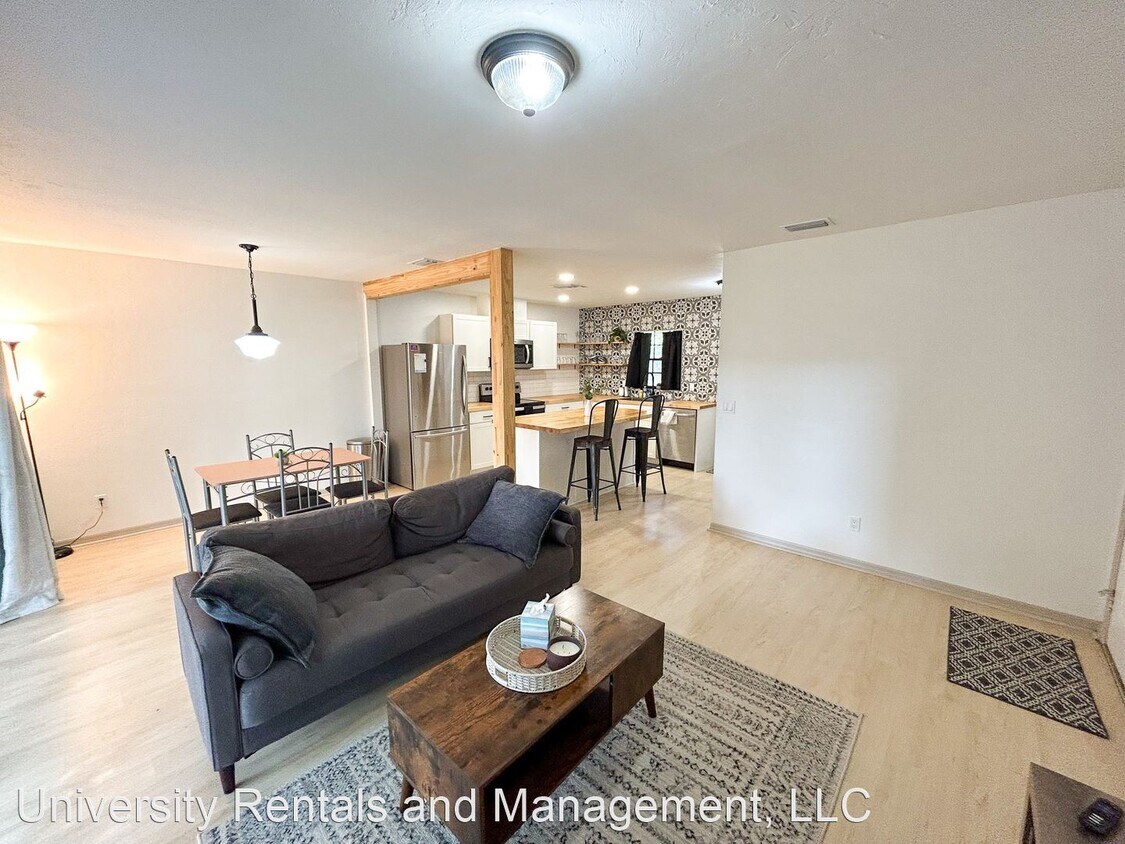 Foto principal - 2 br, 1.5 bath House - 1058 SW 6th Dr Unit A