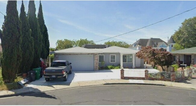 Building Photo - 936 Lucia Ct