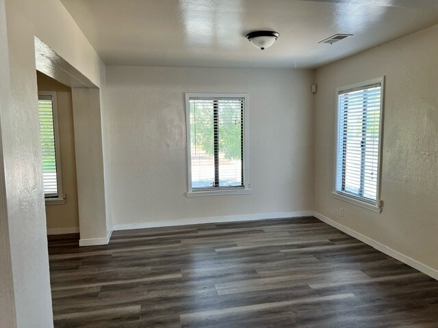 Foto del edificio - 5761 63rd St
