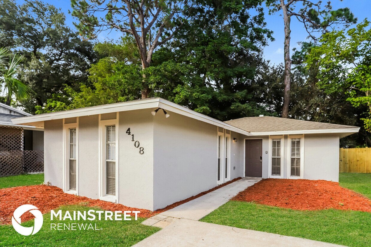 Foto principal - 4108 12th Ave W