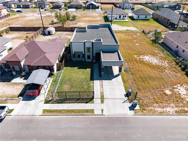 Building Photo - 21 Middle St