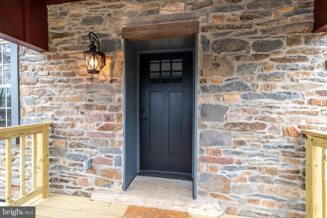 Foto del edificio - 4844 Old Easton Rd