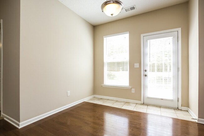 Building Photo - 3404 Silver Stream Way NW