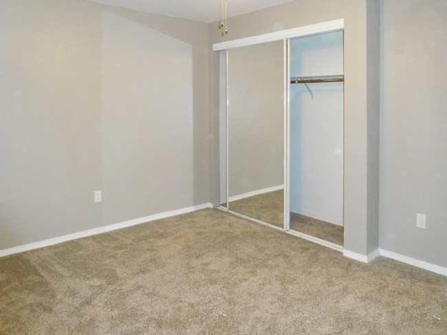 Foto del edificio - Two Bedroom Duplex in East Vancouver!