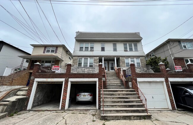 Foto del edificio - 167 Davis Ave