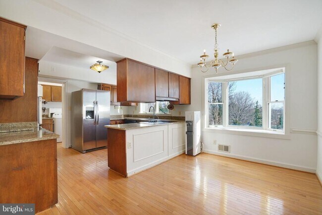 Foto del edificio - 513 Cathedral Dr