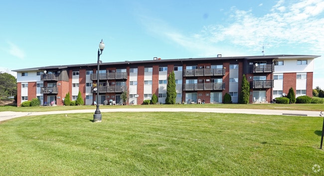 Morgan Grove Apartments - Milwaukee, WI | Apartments.com