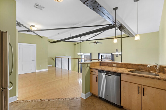 Building Photo - 59-63 W 30th St