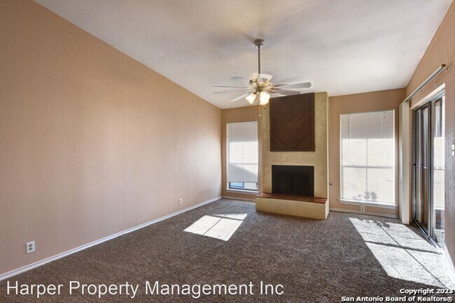 Foto del edificio - 2 br, 2 bath House - 1431 Loma Alto Rd #4