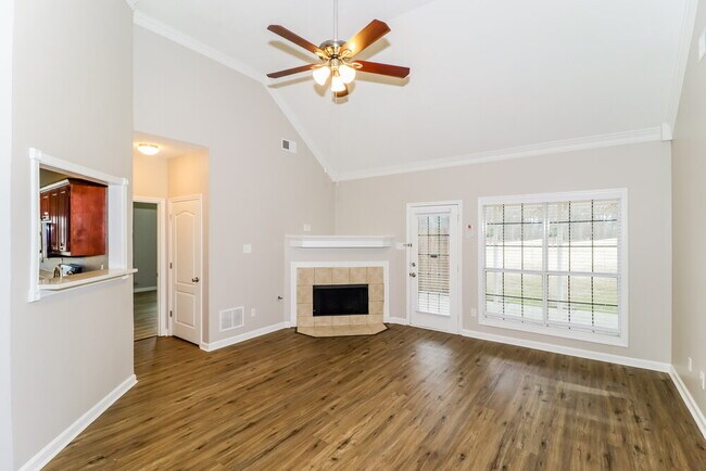 Foto del edificio - 45 Tall Forest Ln