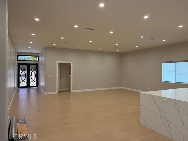 Building Photo - 820 E Tujunga Ave