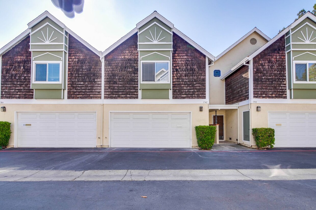 Primary Photo - Updated 3-bedroom Home in San Jose!