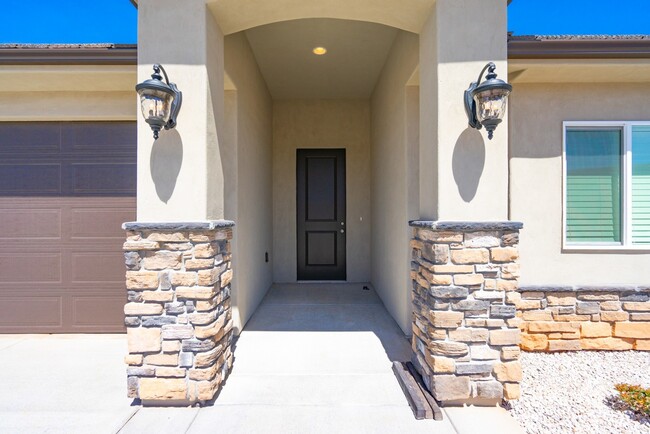 Building Photo - Beautiful Little Valley - 4 Bed 2 Bath home