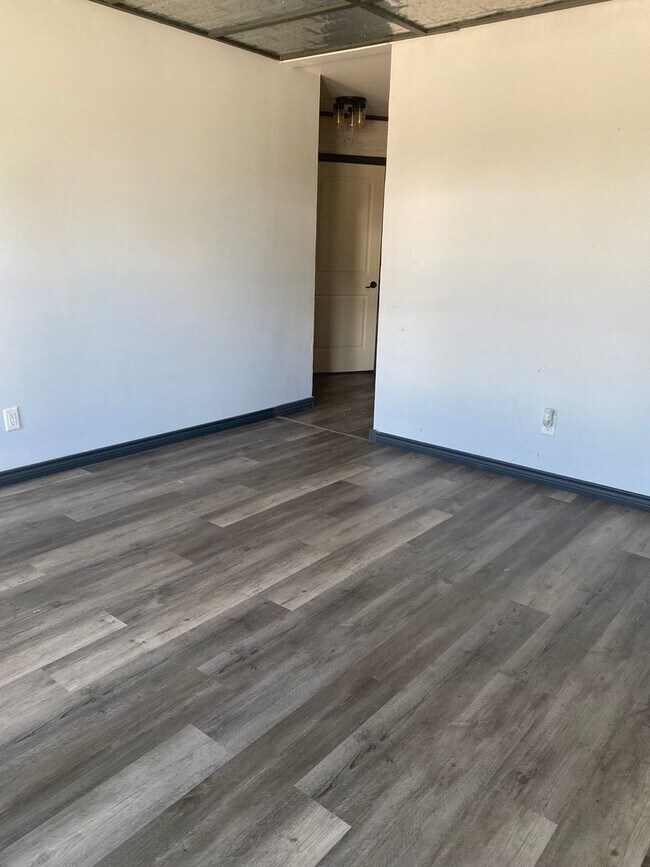 Foto del edificio - Comfortable Sweetwater Retreat: 2-Bed Home with Fenced Yard & Bonus Storage!