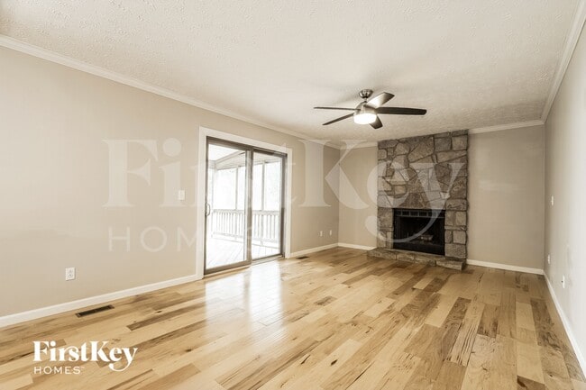 Building Photo - 833 Lindenhaven Rd