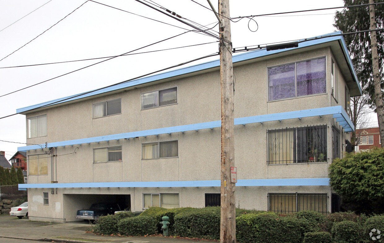 Building Photo - 2200 E Terrace St