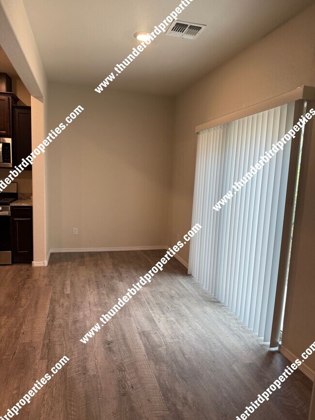 Foto del edificio - Beautiful 4 bedroom home near KAFB