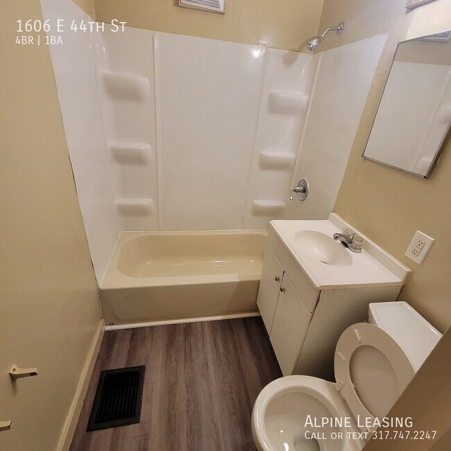Building Photo - 1606 E 44th St