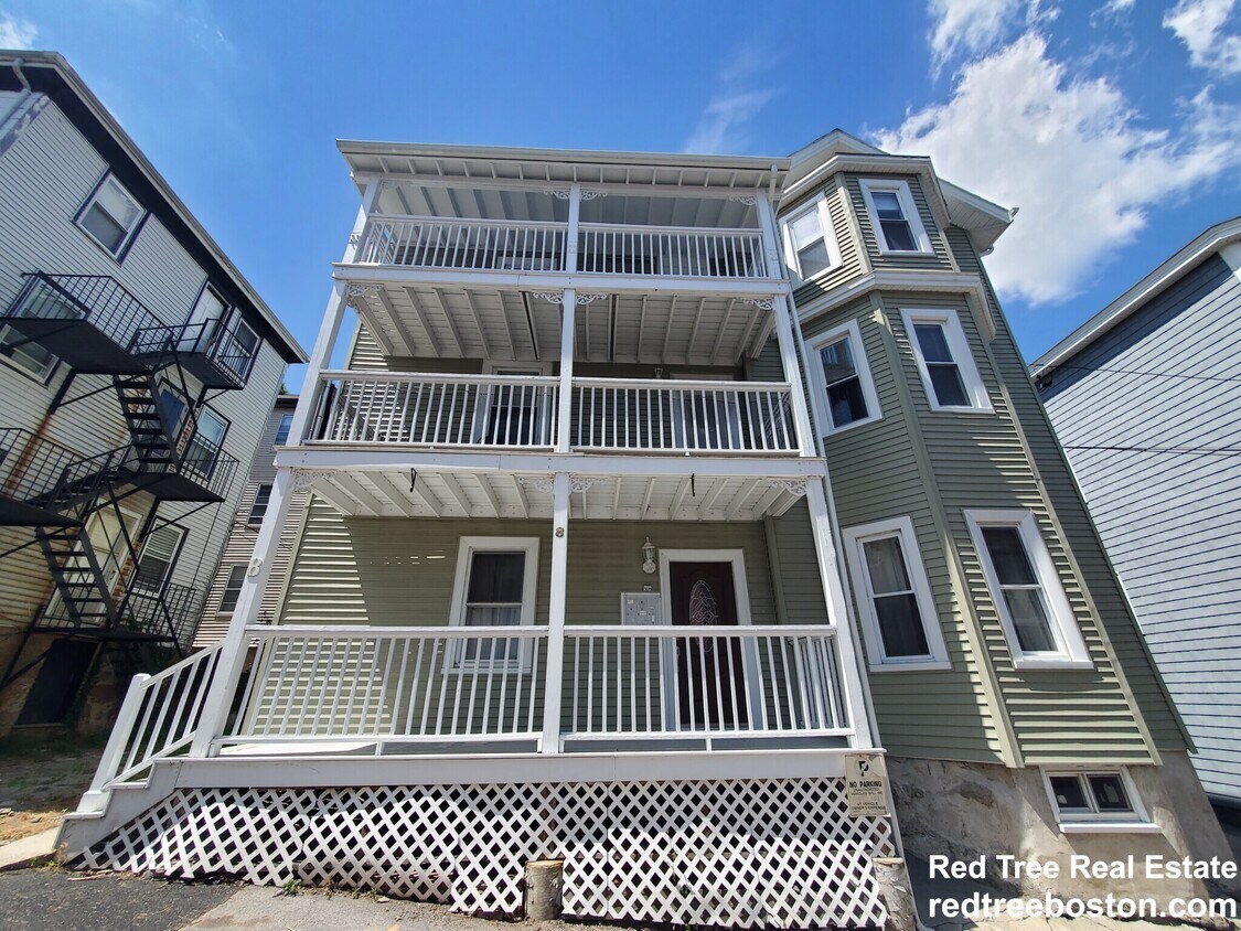 8 White Ave Unit 2, Chestnut Hill, MA 02467 Condo for Rent in Chestnut Hill, MA