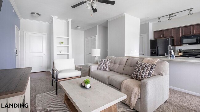 Foto del edificio - 14807 Woodland Hills Dr