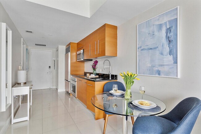 Building Photo - 485 Brickell Ave