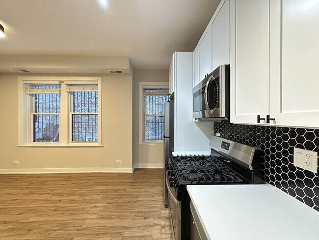 Foto del edificio - 661 W Wrightwood Ave