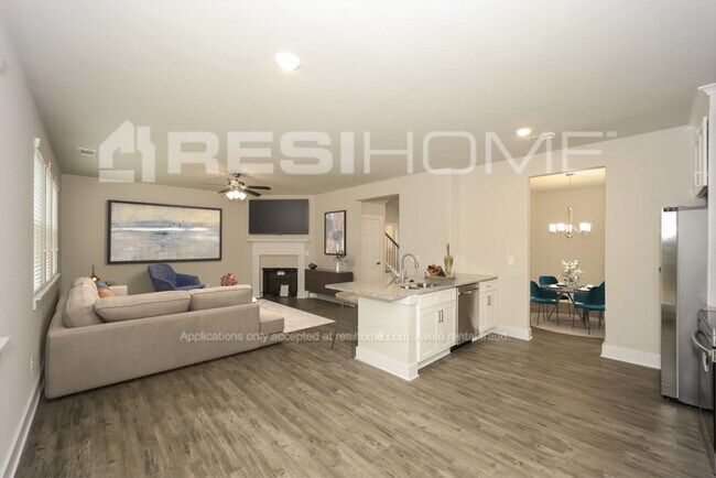Building Photo - 8620 Guthrie Dr