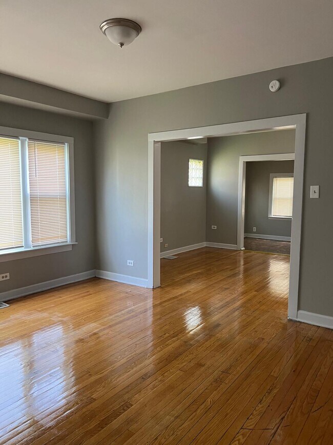 Building Photo - 4820 W Iowa St