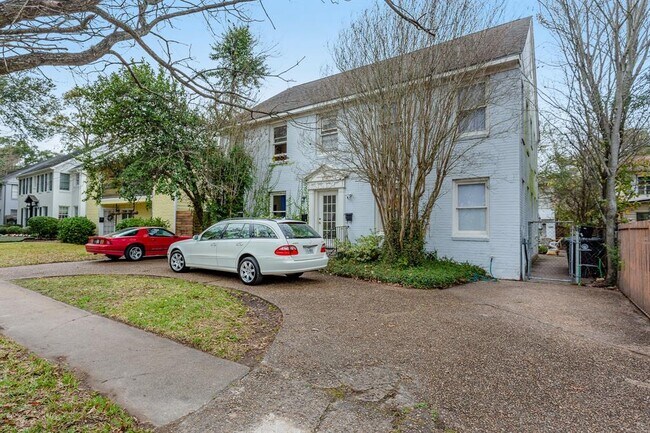 Foto del edificio - 1740 Banks St