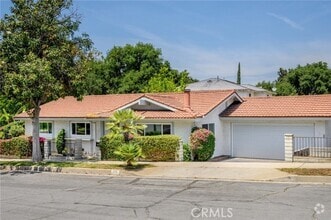 Building Photo - 575 Winona Way