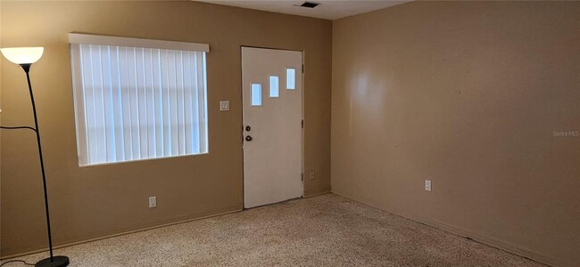 Foto del edificio - 6335 Alaska Ave